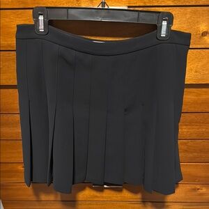 Elegant Black Pleated Skirt Aritzia